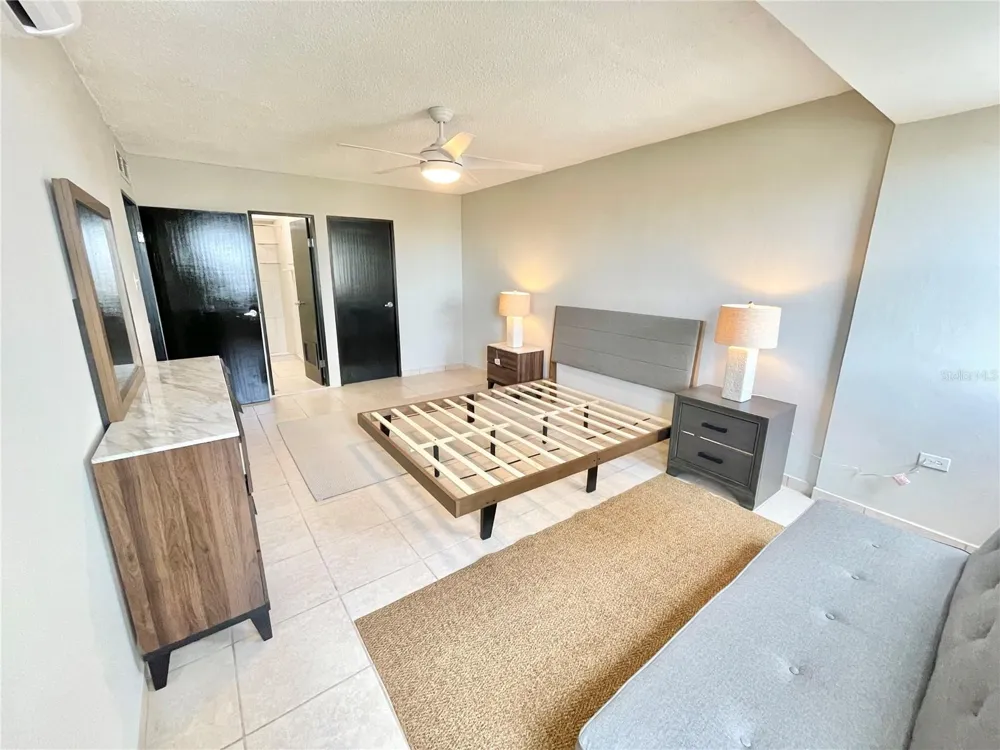 Cond. Castillo del Mar AVE. ISLA VERDE #501 Carolina, PR 00979