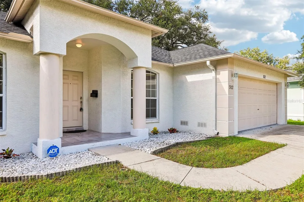 512 ATWOOD AVENUE St Petersburg, FL 33702