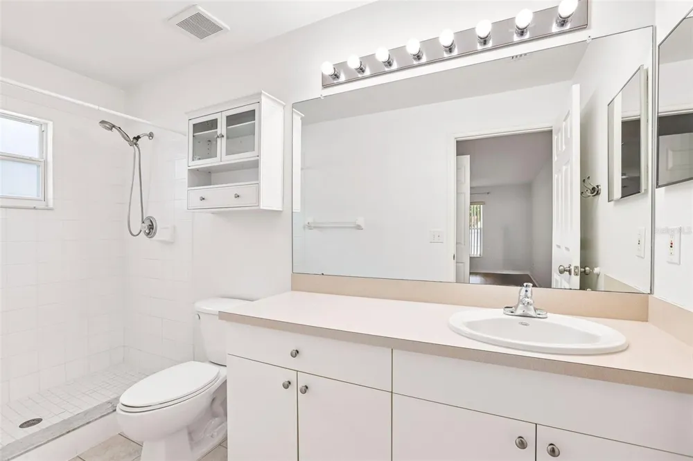512 ATWOOD AVENUE St Petersburg, FL 33702
