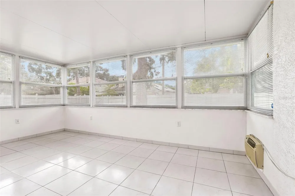 512 ATWOOD AVENUE St Petersburg, FL 33702