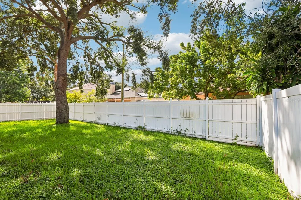 512 ATWOOD AVENUE St Petersburg, FL 33702
