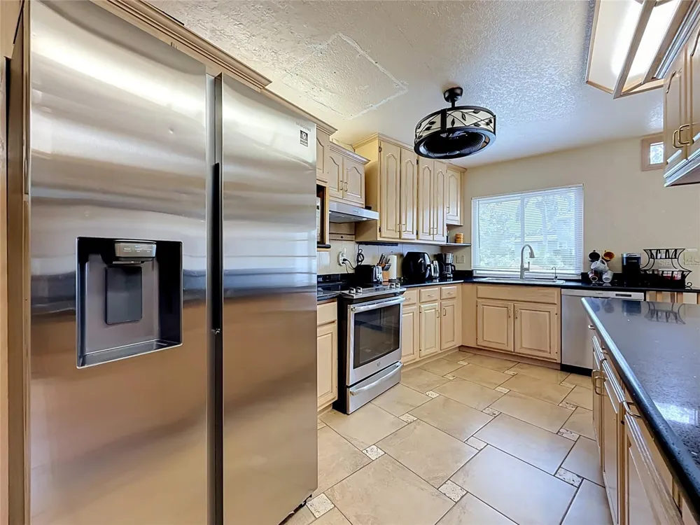 7542 HARBOR VIEW WAY Seminole, FL 33776