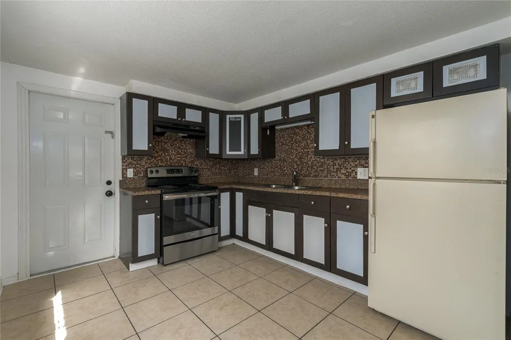 1324 59TH AVENUE E Bradenton, FL 34203