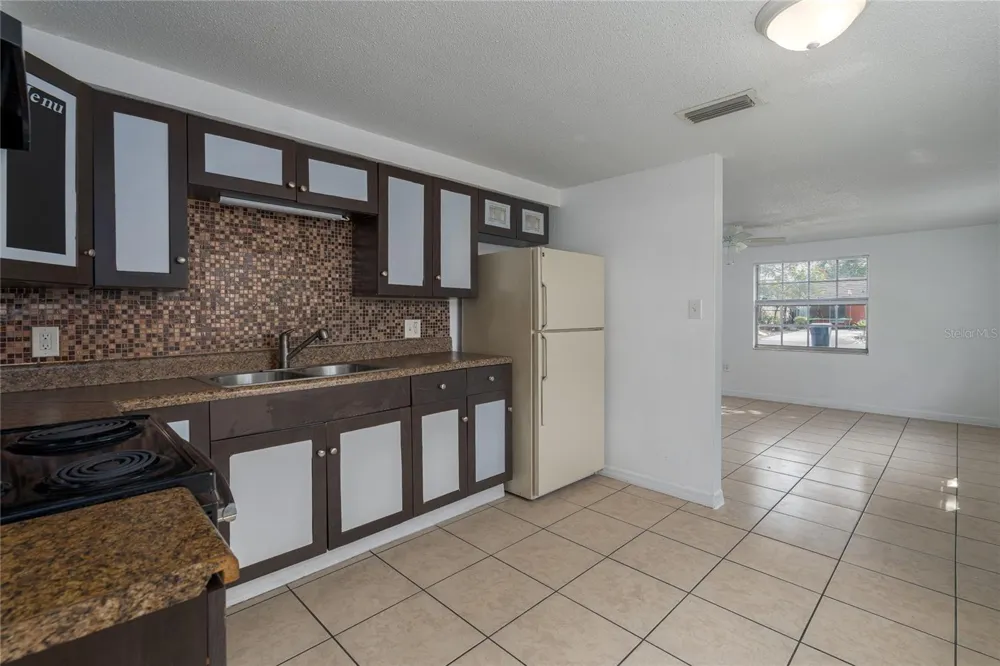 1324 59TH AVENUE E Bradenton, FL 34203