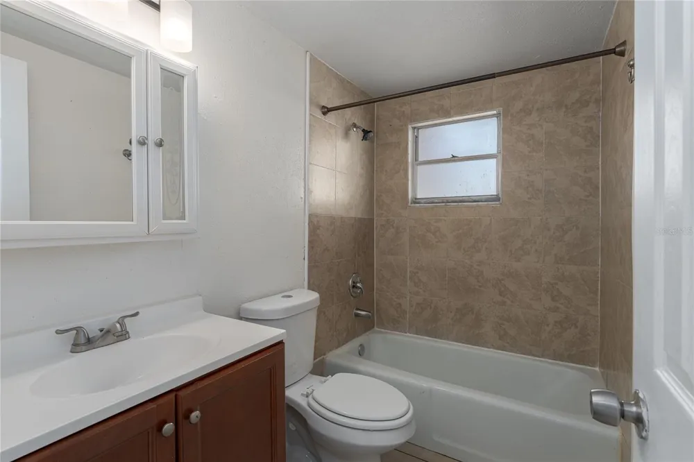 1324 59TH AVENUE E Bradenton, FL 34203