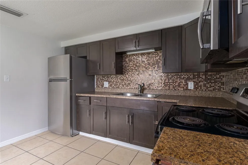 1324 59TH AVENUE E Bradenton, FL 34203