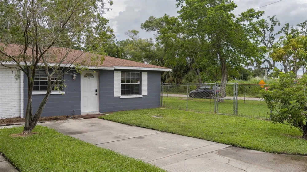1324 59TH AVENUE E Bradenton, FL 34203