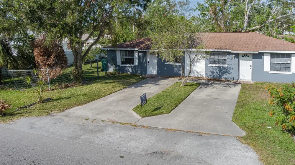 1324 59TH AVENUE E Bradenton, FL 34203