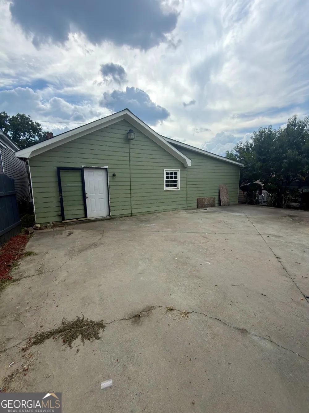1557 Walnut ST Macon, GA 31201