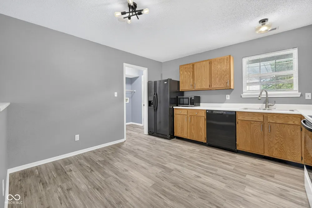 6136 Rocky River Drive Indianapolis, IN 46221