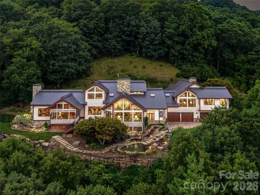 10 Beaverbrook Court Asheville, NC 28804