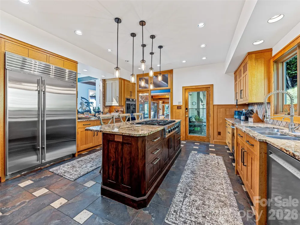 10 Beaverbrook Court Asheville, NC 28804