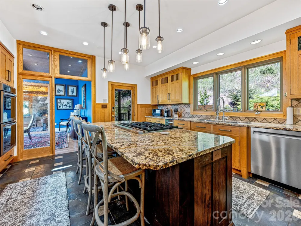 10 Beaverbrook Court Asheville, NC 28804