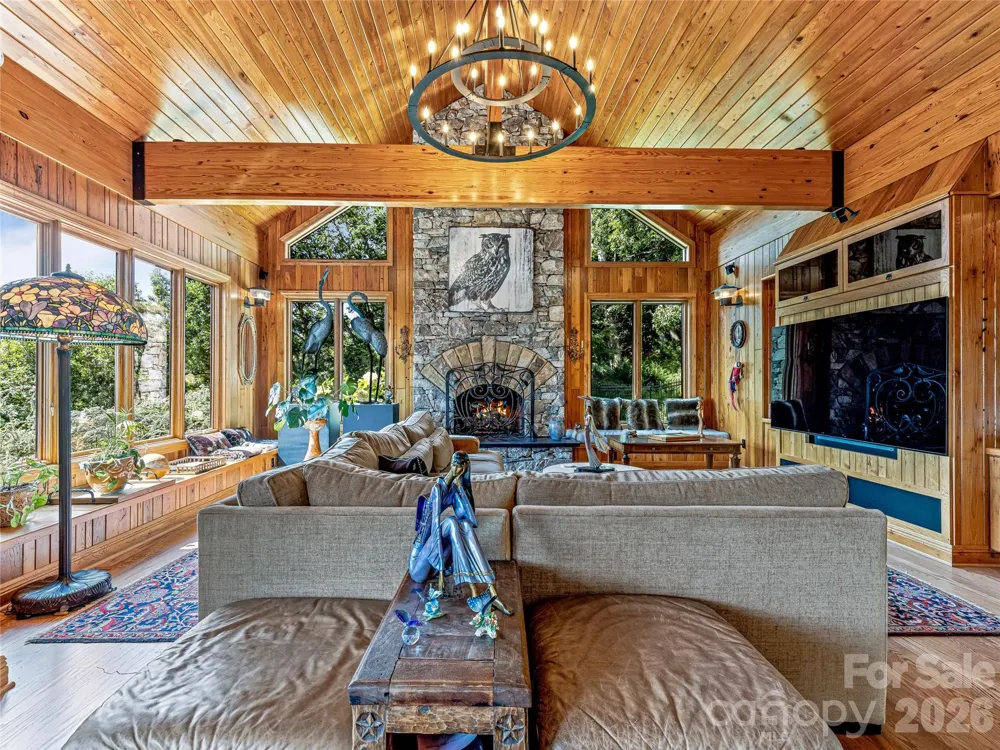 10 Beaverbrook Court Asheville, NC 28804