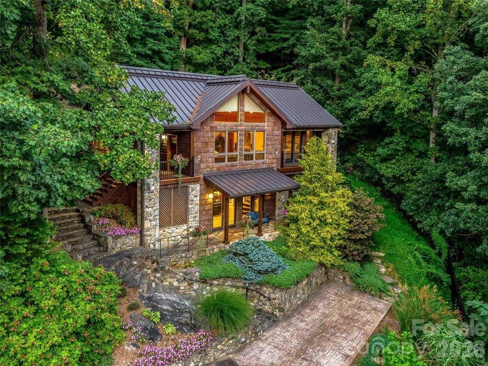10 Beaverbrook Court Asheville, NC 28804