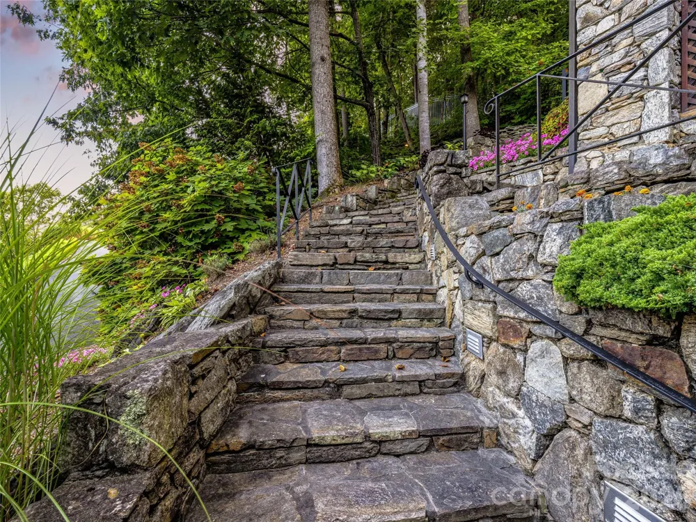 10 Beaverbrook Court Asheville, NC 28804