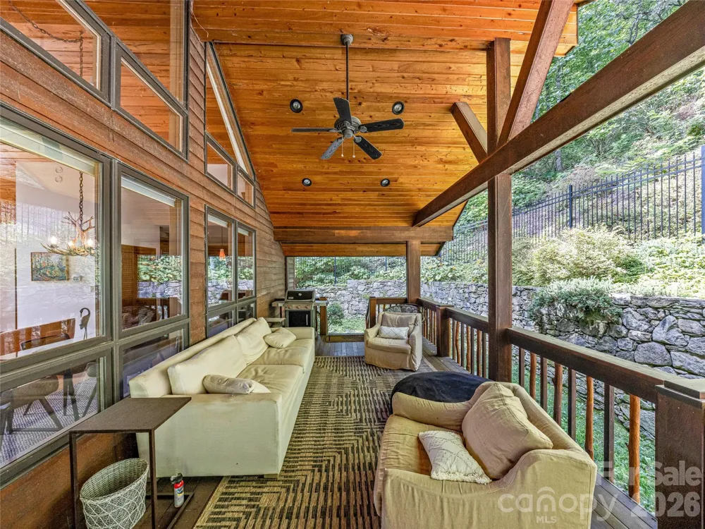 10 Beaverbrook Court Asheville, NC 28804