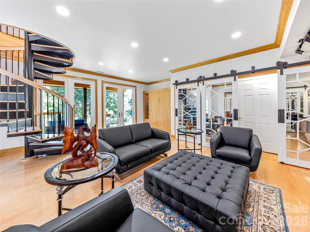 10 Beaverbrook Court Asheville, NC 28804