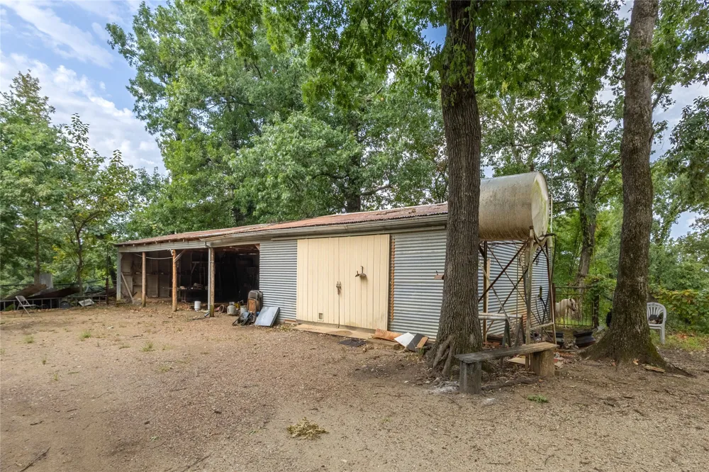 1966 C R 2980 Windom, TX 75492