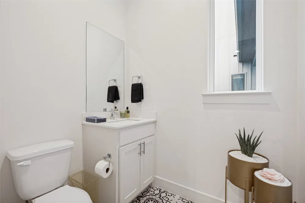5703 Lindell Avenue #104 Dallas, TX 75206