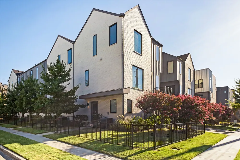 5703 Lindell Avenue #104 Dallas, TX 75206