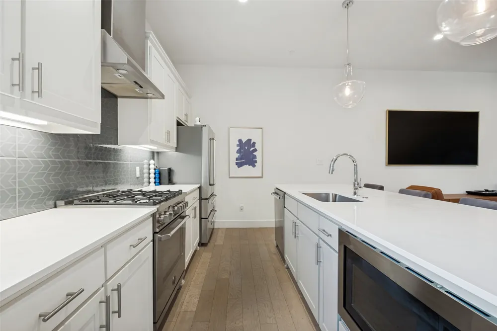 5703 Lindell Avenue #104 Dallas, TX 75206