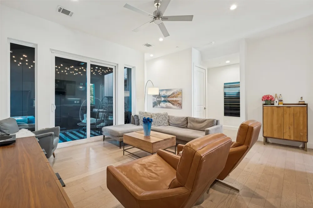 5703 Lindell Avenue #104 Dallas, TX 75206