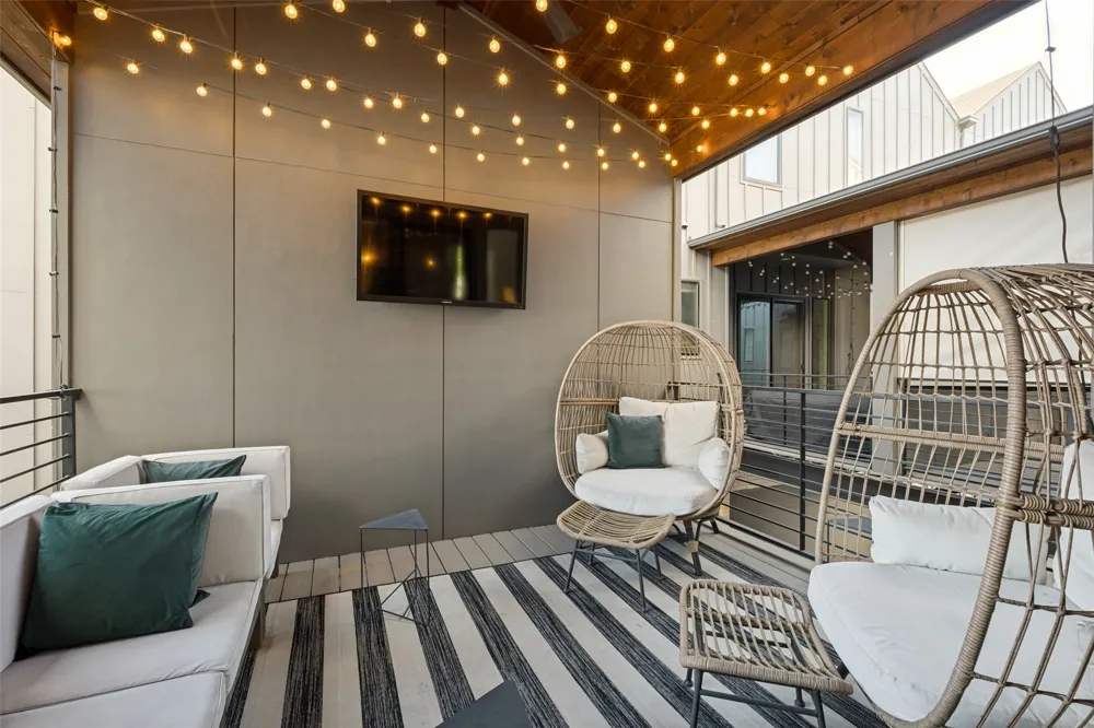 5703 Lindell Avenue #104 Dallas, TX 75206
