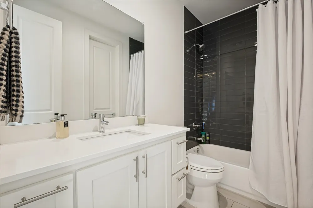 5703 Lindell Avenue #104 Dallas, TX 75206