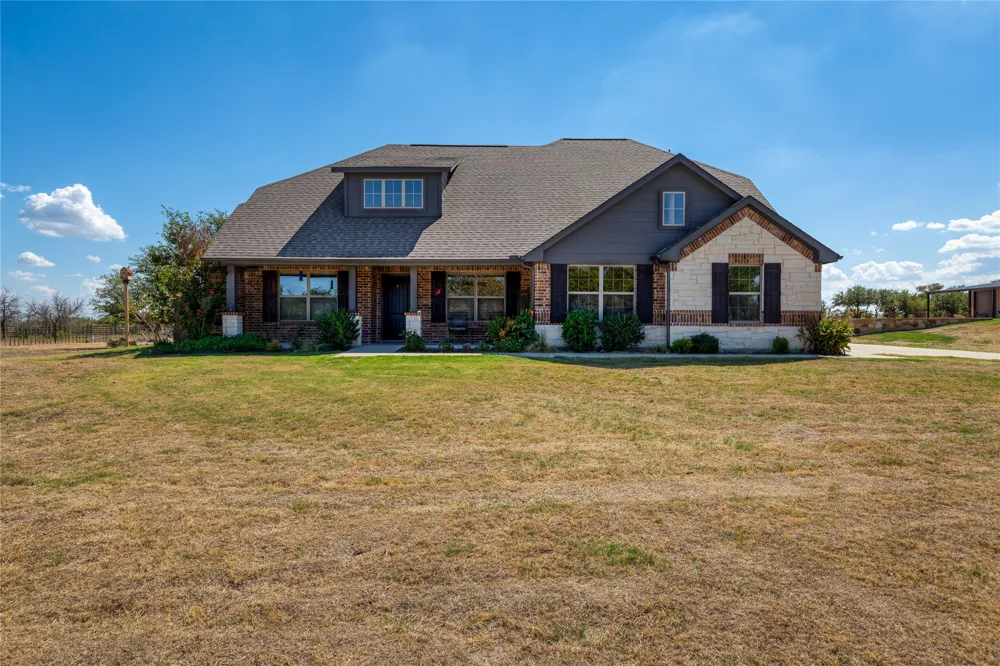 3841 J E Woody Road Springtown, TX 76082