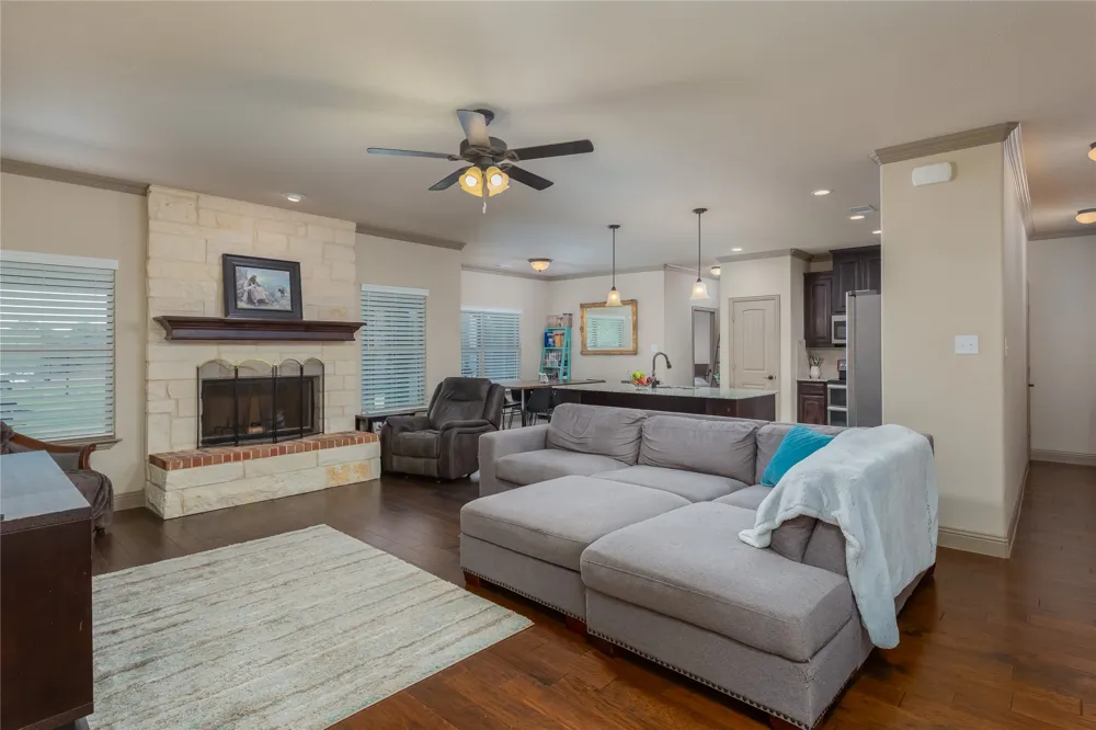 3841 J E Woody Road Springtown, TX 76082
