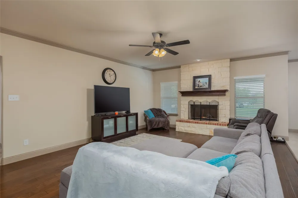 3841 J E Woody Road Springtown, TX 76082