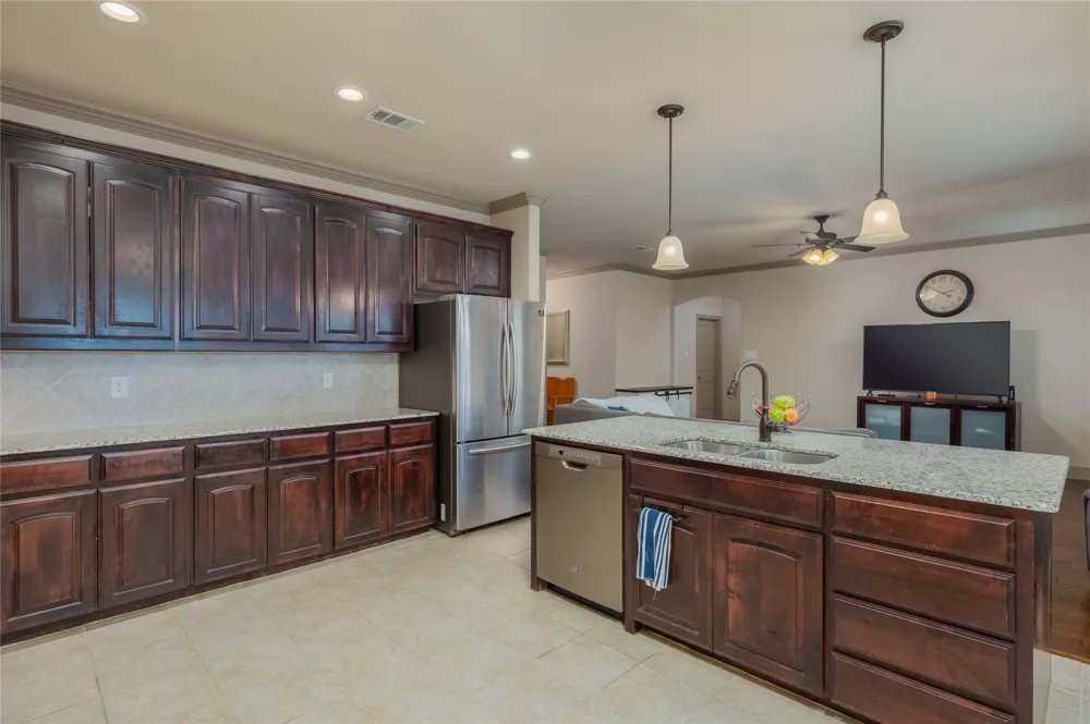 3841 J E Woody Road Springtown, TX 76082