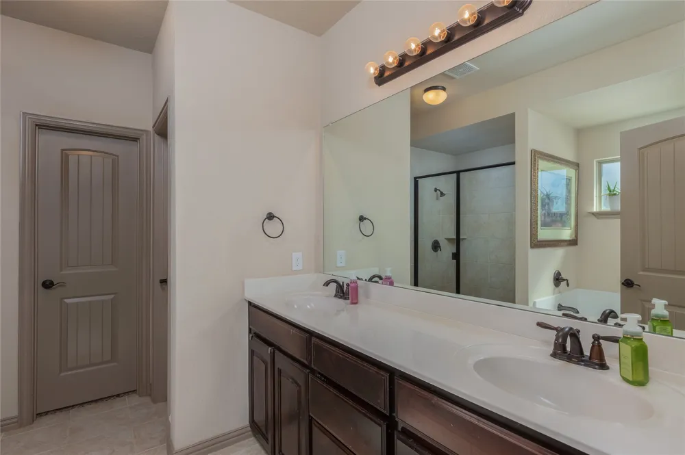 3841 J E Woody Road Springtown, TX 76082