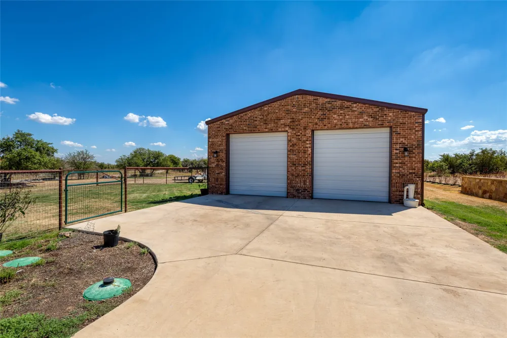3841 J E Woody Road Springtown, TX 76082