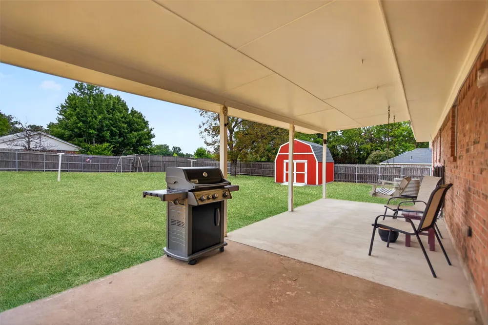 1010 Maple Street Farmersville, TX 75442