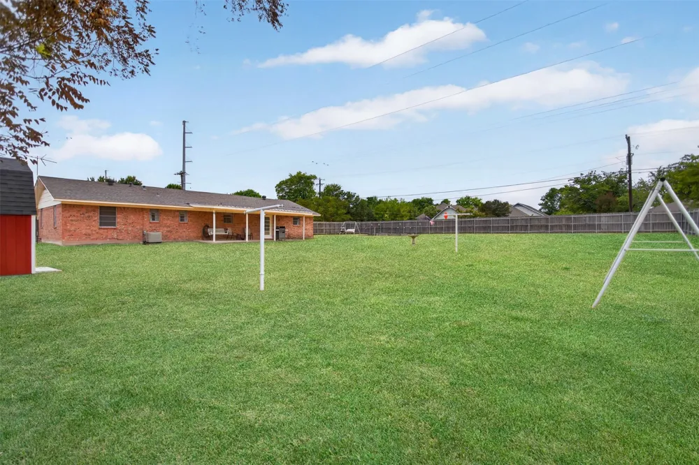 1010 Maple Street Farmersville, TX 75442