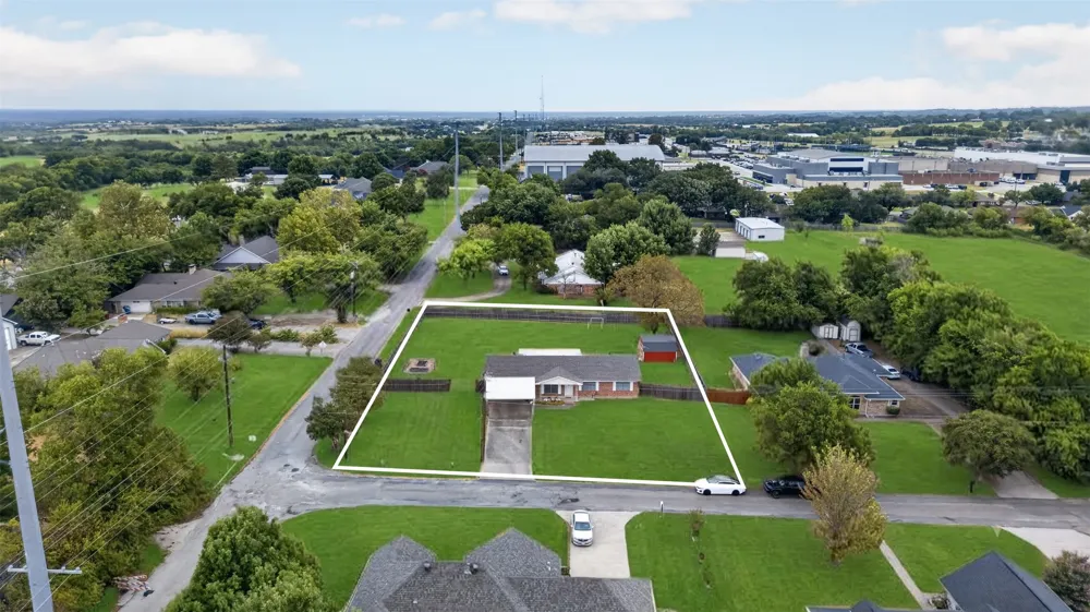 1010 Maple Street Farmersville, TX 75442