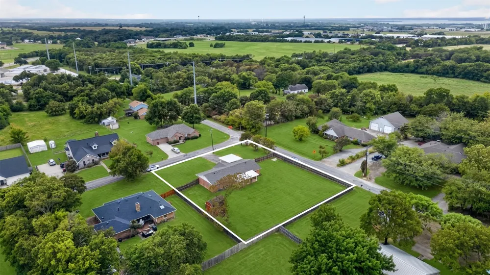 1010 Maple Street Farmersville, TX 75442