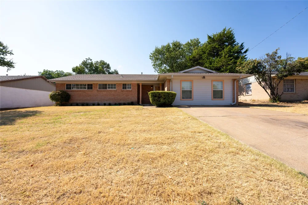 818 Emberwood Drive Dallas, TX 75232