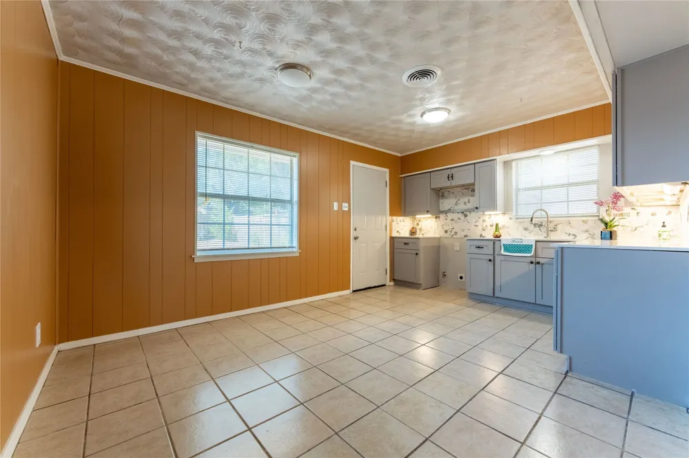 818 Emberwood Drive Dallas, TX 75232