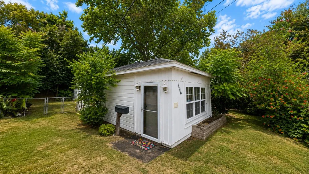 236 E Orchard Street Clute, TX 77531