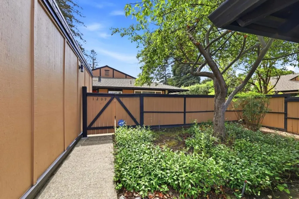 1209 S Bernardo Avenue Sunnyvale, CA 94087