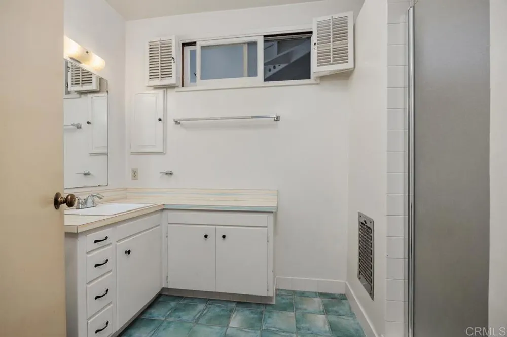 3450 Camden Circle Carlsbad, CA 92008