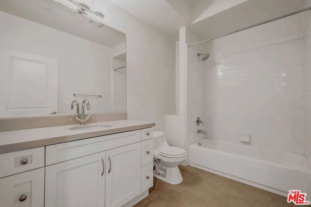 7100 Playa Vista Drive #123 Playa Vista, CA 90094