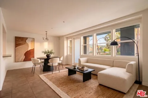 7100 Playa Vista Drive #123