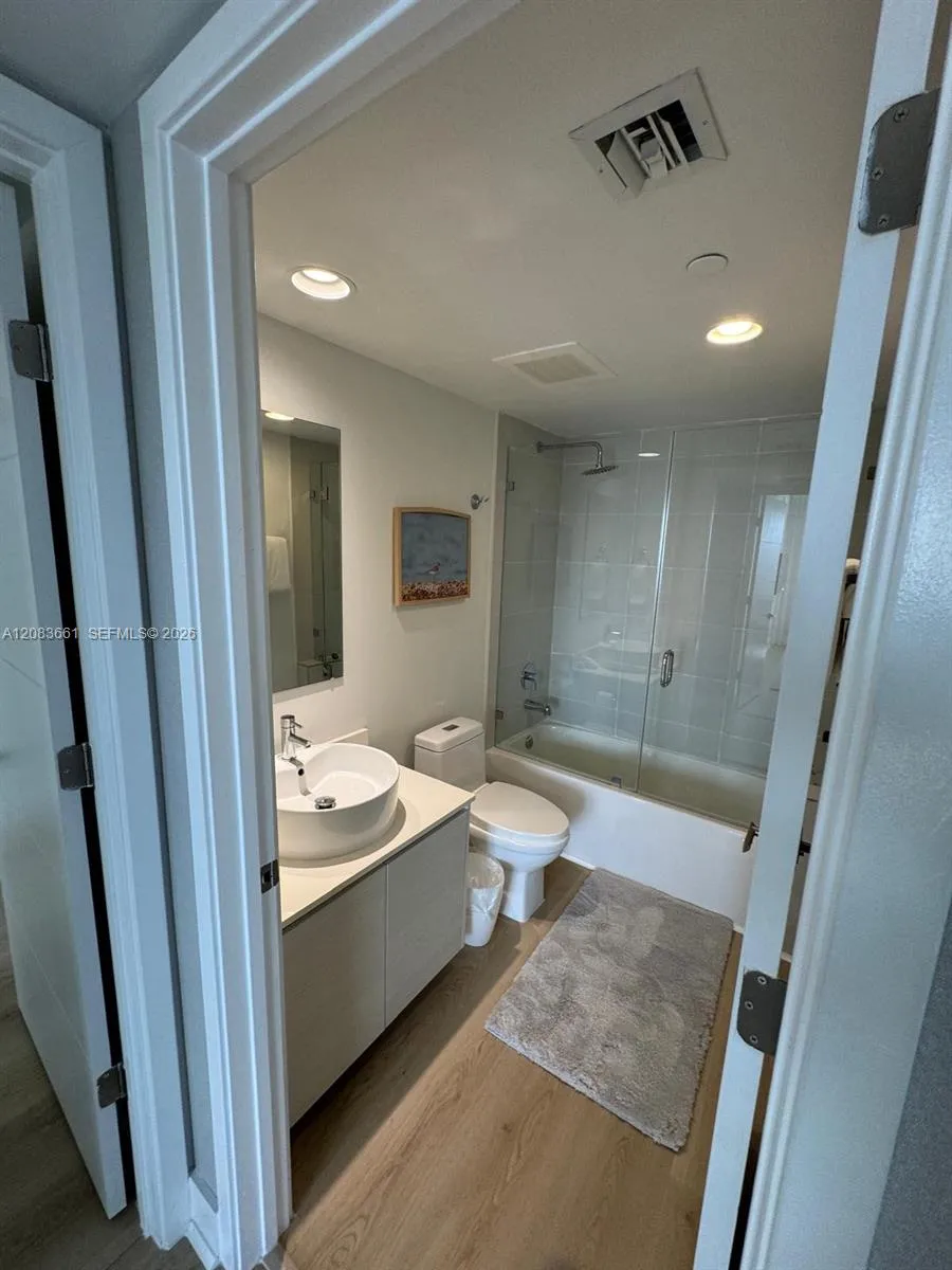 2600 E Hallandale Beach blvd #T2701 Hallandale Beach, FL 33009