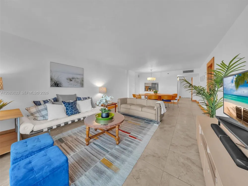 2625 Collins Ave #910 Miami Beach, FL 33140