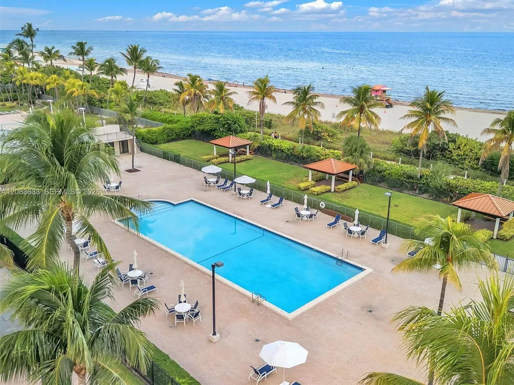 2625 Collins Ave #910 Miami Beach, FL 33140