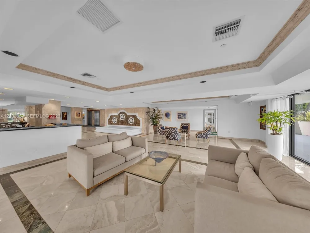 2625 Collins Ave #910 Miami Beach, FL 33140